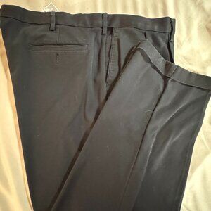 Dockers Men’s Relaxed Fit Comfort Pleated Pants. 44 x 32